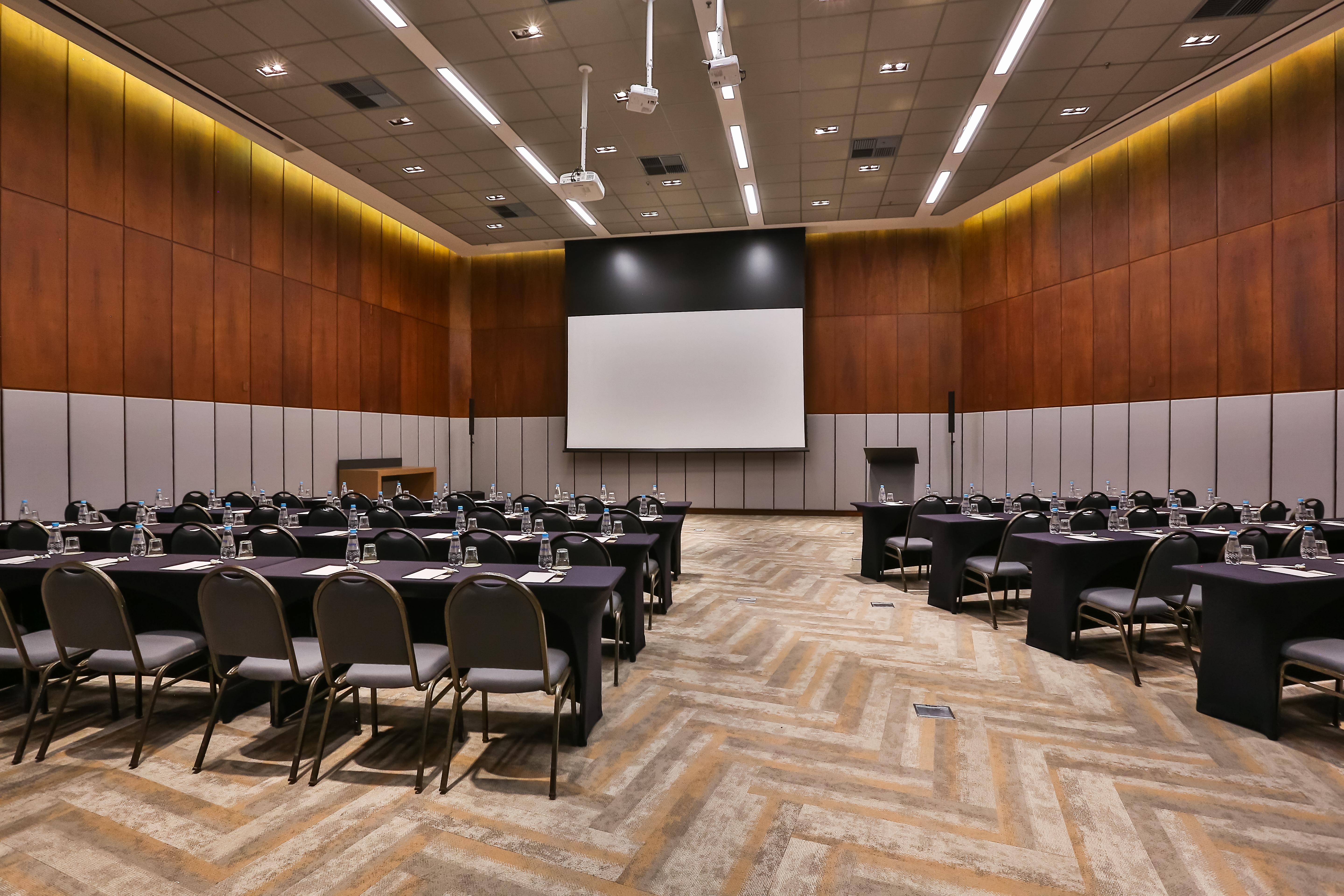 Radisson Vila Olimpia Sao Paulo Exterior photo The 2019 meeting of the International Society for Neuro-Oncology